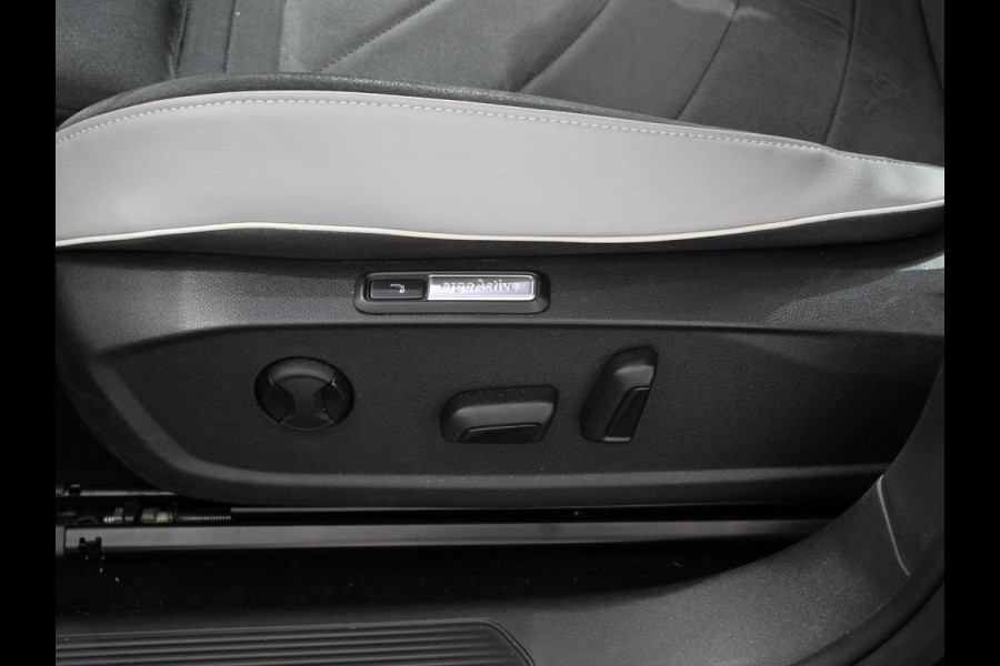 Volkswagen ID.3 Pro 58 kWh Navigatie Apple Carplay/Android Auto Camera Climate Control Adaptive Cruise Control Lichtmetalen Velgen