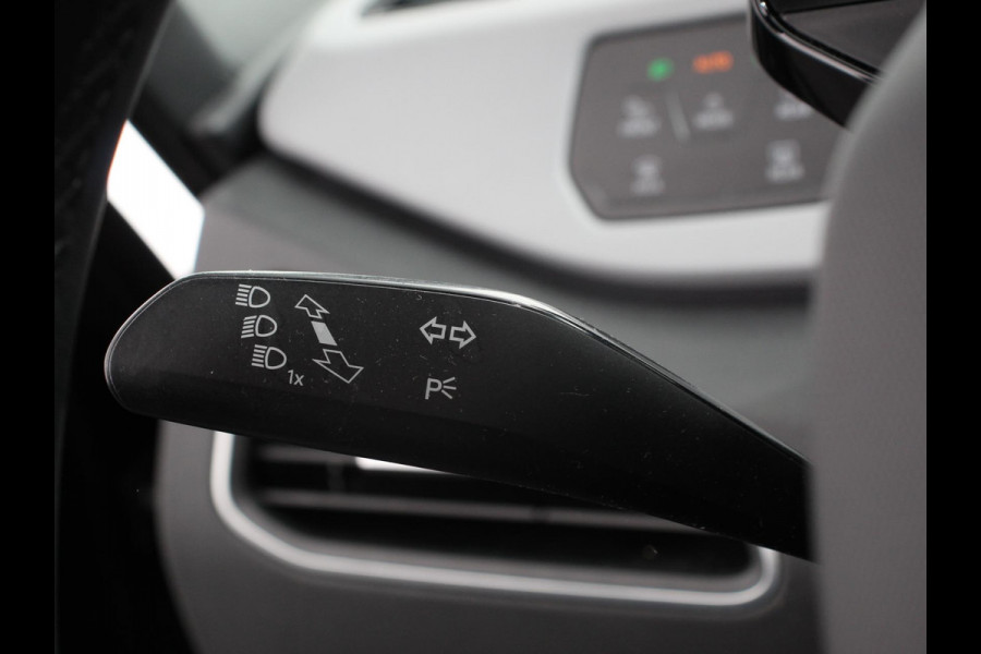 Volkswagen ID.3 Pro 58 kWh Navigatie Apple Carplay/Android Auto Camera Climate Control Adaptive Cruise Control Lichtmetalen Velgen