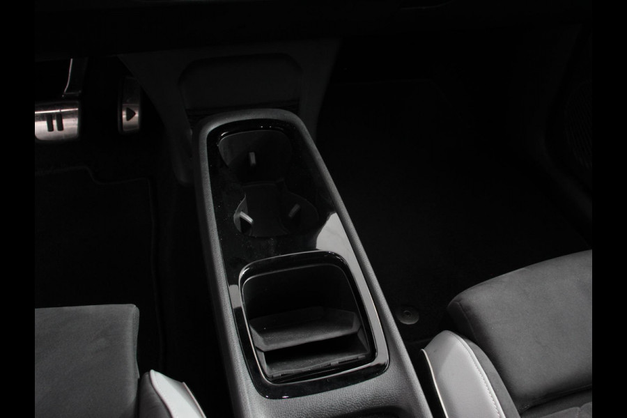 Volkswagen ID.3 Pro 58 kWh Navigatie Apple Carplay/Android Auto Camera Climate Control Adaptive Cruise Control Lichtmetalen Velgen