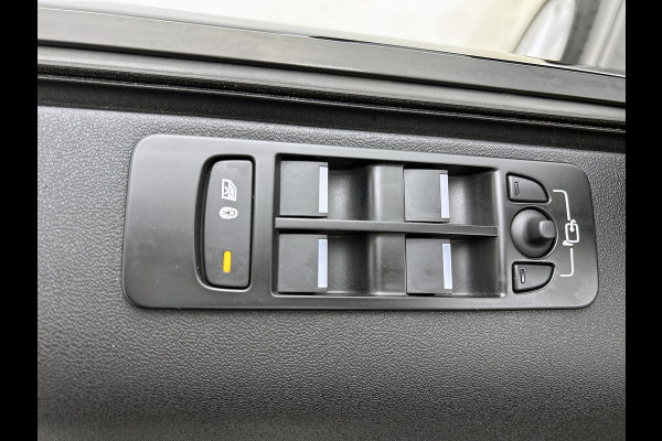 Land Rover Discovery Sport P300e Hybride R-Dynamic SE / Panoramadak /  Leder / Interactive Driver Display / Navi / Cruise-ctr. / Apk nieuw