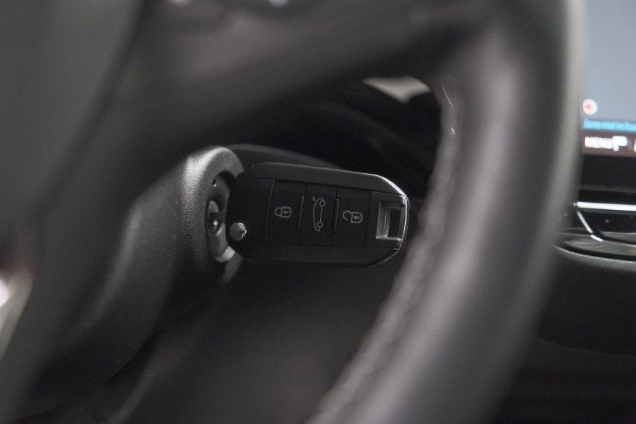 Opel Corsa Turbo 100 GS Line | Parkeersensoren | Apple Carplay | 16 Inch Lichtmetalen Velgen