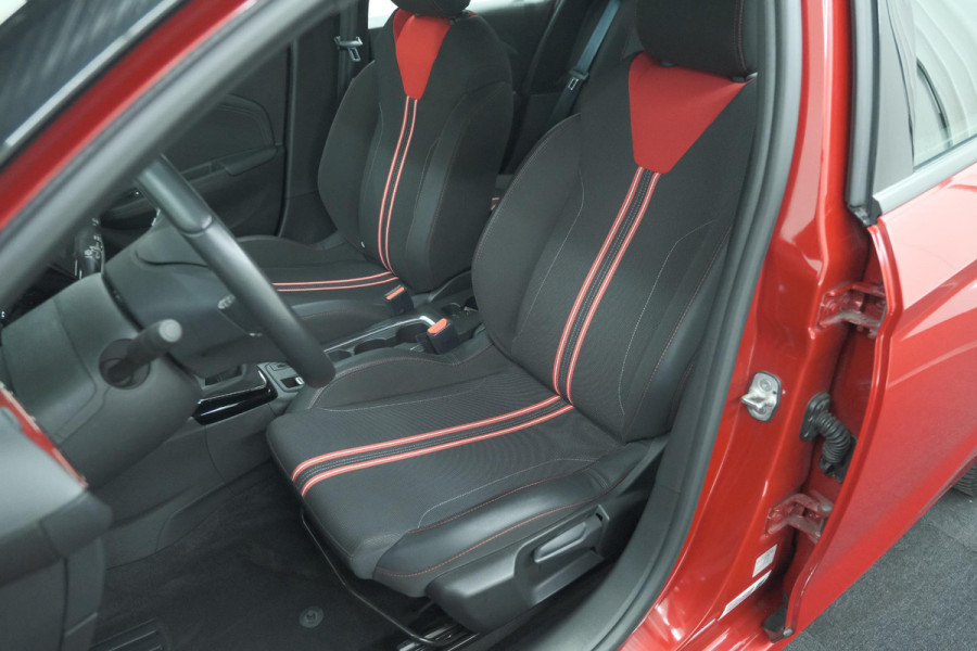 Opel Corsa Turbo 100 GS Line | Parkeersensoren | Apple Carplay | 16 Inch Lichtmetalen Velgen