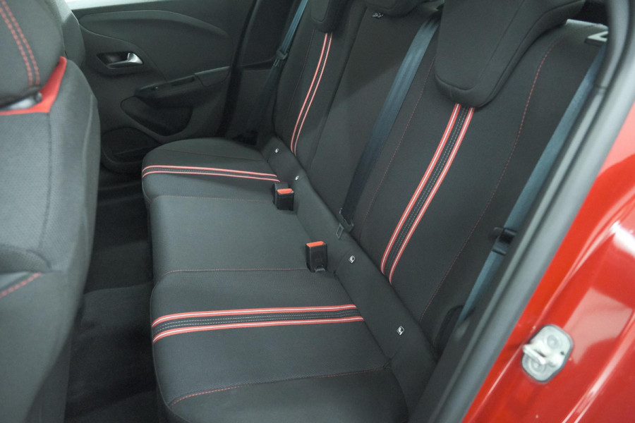 Opel Corsa Turbo 100 GS Line | Parkeersensoren | Apple Carplay | 16 Inch Lichtmetalen Velgen