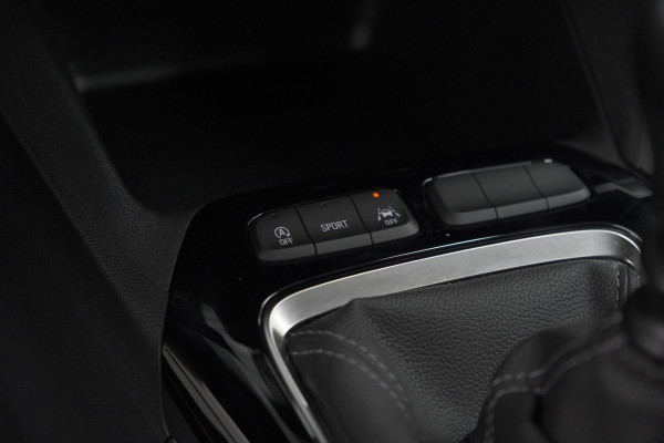 Opel Corsa Turbo 100 GS Line | Parkeersensoren | Apple Carplay | 16 Inch Lichtmetalen Velgen