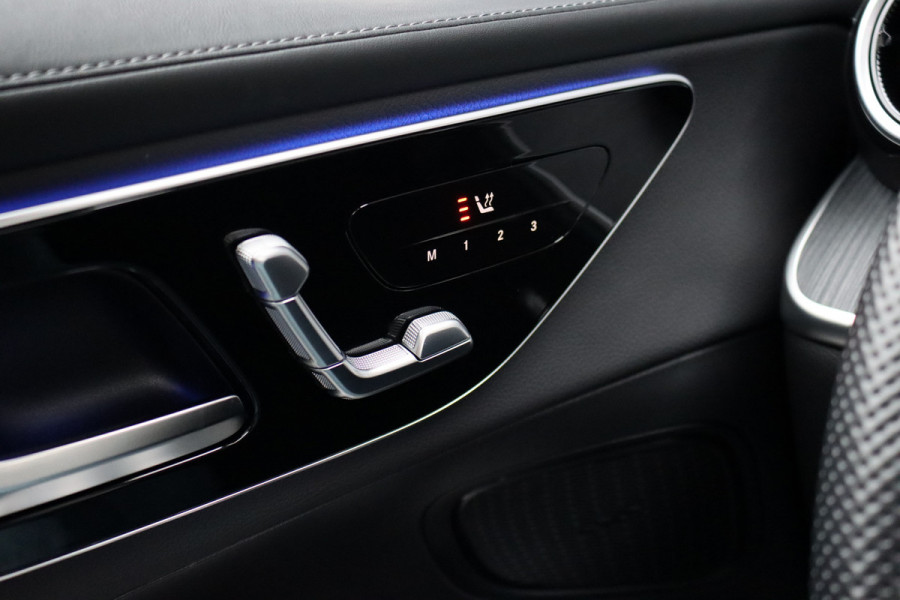 Mercedes-Benz GLC 400e 4MATIC AMG Line | Airmatic | Achterasbesturing | Distronic+ | Memory | Trekhaak | Digital Light | Surround Camera | Verwarmd Stuurwiel | Nightpakket |