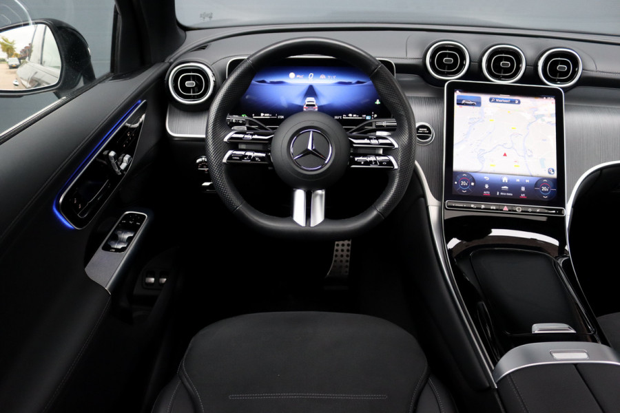 Mercedes-Benz GLC 400e 4MATIC AMG Line | Airmatic | Achterasbesturing | Distronic+ | Memory | Trekhaak | Digital Light | Surround Camera | Verwarmd Stuurwiel | Nightpakket |