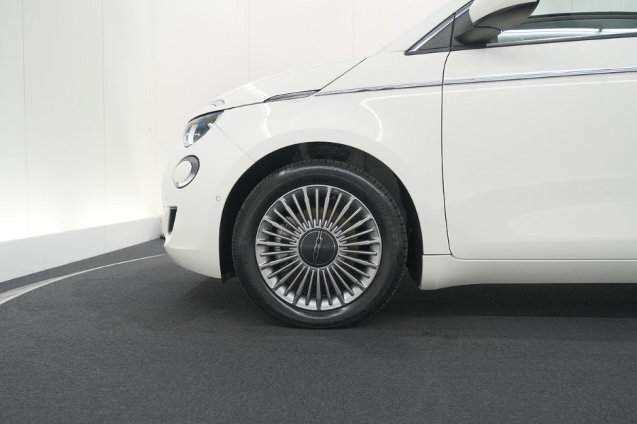 Fiat 500C Icon 42 kWh | 97,3% SOH | Convenience Pack | Camera | Dodehoekdetectie | Stoelverwarming