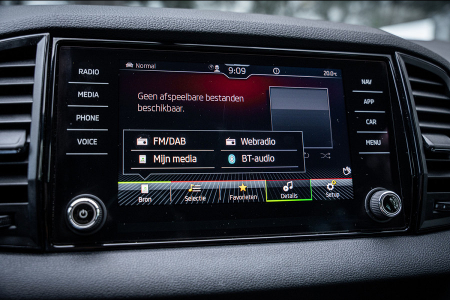 Škoda Karoq 1.5 TSI ACT Sportline Business | Autom. | Navi | PDC | Cruise | LED