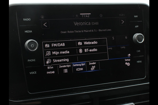 Volkswagen T-Roc 1.5 TSI Automaat R-Line Edition Digitale Cockpit Navigatie Appel Carplay/Android Auto Climate Control Extra getint Glas Stoelverwarming Dab Led Adaptive Cruise Control
