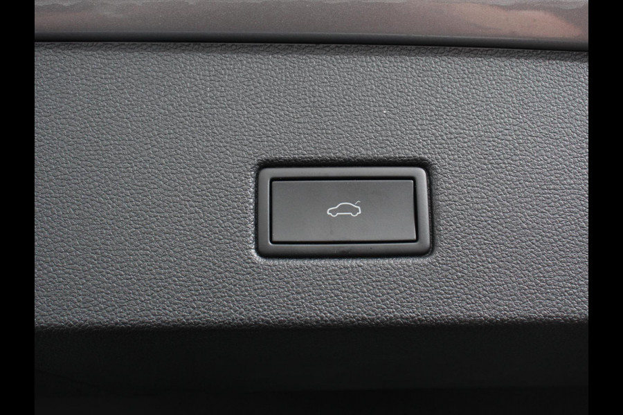 Volkswagen T-Roc 1.5 TSI Automaat R-Line Edition Digitale Cockpit Navigatie Appel Carplay/Android Auto Climate Control Extra getint Glas Stoelverwarming Dab Led Adaptive Cruise Control