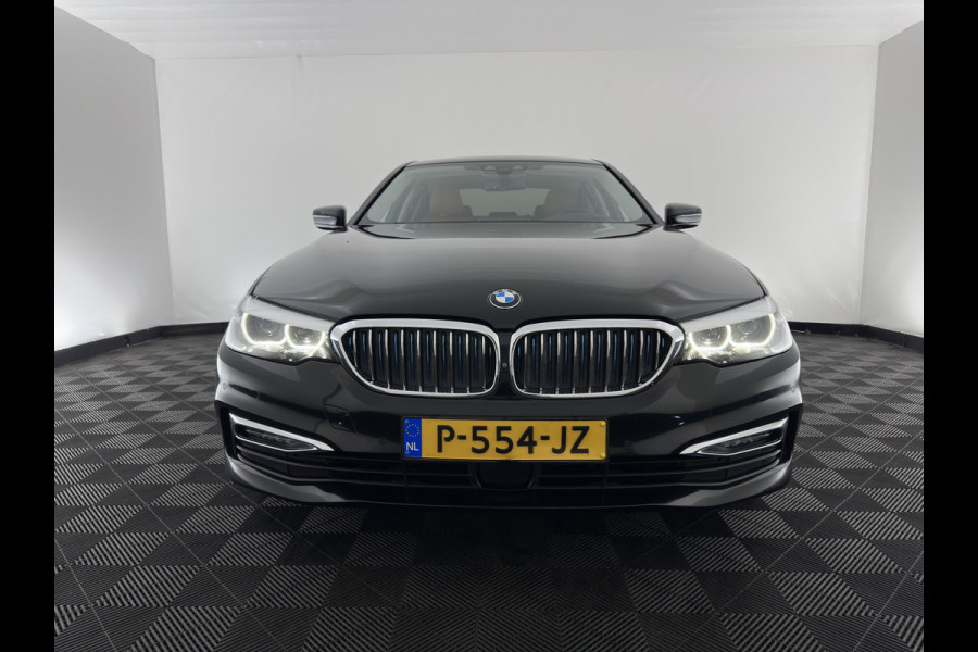 BMW 5 Serie 530e iPerformance High Executive (Plug-in) {SoH-98%} Aut. *HEAD-UP | LEATHER | XENON | ADAPTIVE-CRUISE | TOP-VIEW | HEATED-COMFORTSEATS | PRIVACY-GLASS | AMBIENT-LIGHT | ECC | PDC | 18''ALU*