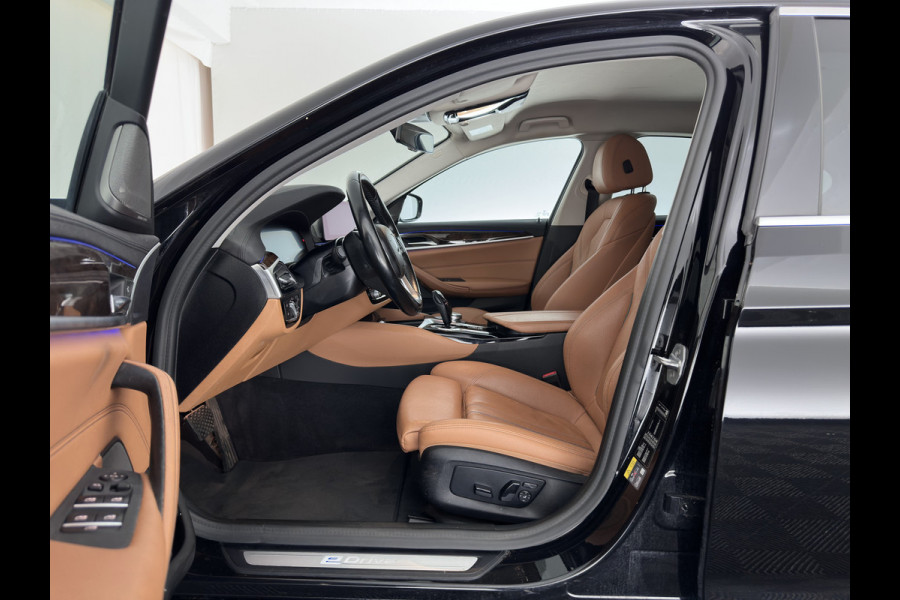 BMW 5 Serie 530e iPerformance High Executive (Plug-in) {SoH-98%} Aut. *HEAD-UP | LEATHER | XENON | ADAPTIVE-CRUISE | TOP-VIEW | HEATED-COMFORTSEATS | PRIVACY-GLASS | AMBIENT-LIGHT | ECC | PDC | 18''ALU*