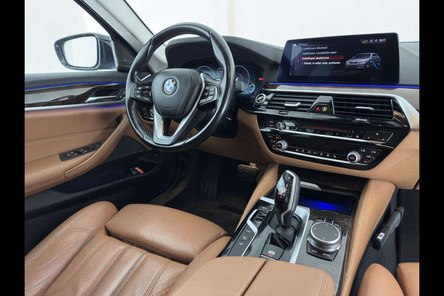 BMW 5 Serie 530e iPerformance High Executive (Plug-in) {SoH-98%} Aut. *HEAD-UP | LEATHER | XENON | ADAPTIVE-CRUISE | TOP-VIEW | HEATED-COMFORTSEATS | PRIVACY-GLASS | AMBIENT-LIGHT | ECC | PDC | 18''ALU*