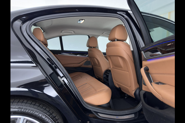 BMW 5 Serie 530e iPerformance High Executive (Plug-in) {SoH-98%} Aut. *HEAD-UP | LEATHER | XENON | ADAPTIVE-CRUISE | TOP-VIEW | HEATED-COMFORTSEATS | PRIVACY-GLASS | AMBIENT-LIGHT | ECC | PDC | 18''ALU*