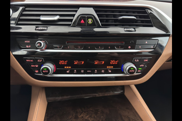 BMW 5 Serie 530e iPerformance High Executive (Plug-in) {SoH-98%} Aut. *HEAD-UP | LEATHER | XENON | ADAPTIVE-CRUISE | TOP-VIEW | HEATED-COMFORTSEATS | PRIVACY-GLASS | AMBIENT-LIGHT | ECC | PDC | 18''ALU*