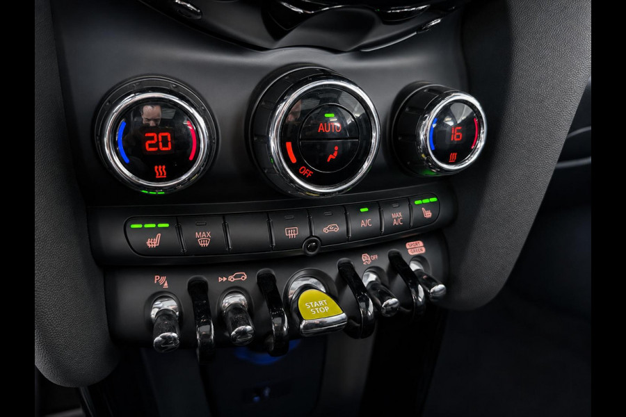 MINI Electric Charged 33 kWh Panoramadak Harman Kardon Camera Leder Navigatie Professional Cruise Control Head Up Display Bluetooth SOH 97%