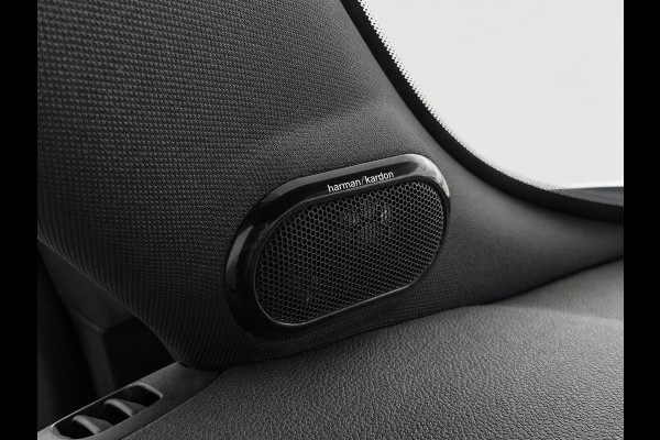 MINI Electric Charged 33 kWh Panoramadak Harman Kardon Camera Leder Navigatie Professional Cruise Control Head Up Display Bluetooth SOH 97%