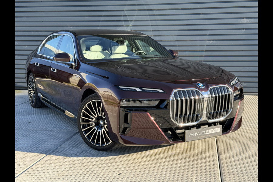 BMW 7 Serie 750e xDrive | M-Sport | B&W Audio | Panorama dak | 360 Camera | Unieke kleur!