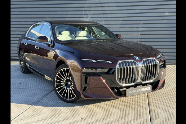 BMW 7 Serie 750e xDrive | M-Sport | B&W Audio | Panorama dak | 360 Camera | Unieke kleur!