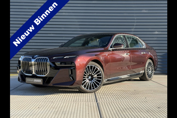 BMW 7 Serie 750e xDrive | M-Sport | B&W Audio | Panorama dak | 360 Camera | Unieke kleur!