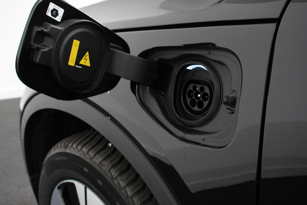 Volvo XC40 1.5 T5 Plug-in hybrid Plus Bright Navigatie Climate Control Adaptive Cruise Control  18"LMV Camera Parkeer sensoren Led