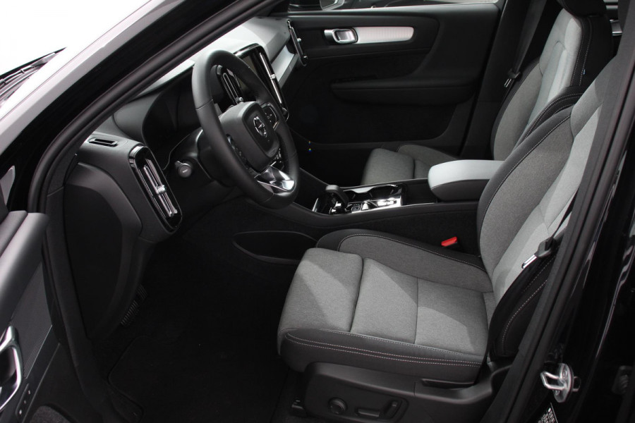 Volvo XC40 1.5 T5 Plug-in hybrid Plus Bright Navigatie Climate Control Adaptive Cruise Control  18"LMV Camera Parkeer sensoren Led
