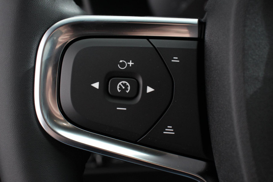 Volvo XC40 1.5 T5 Plug-in hybrid Plus Bright Navigatie Climate Control Adaptive Cruise Control  18"LMV Camera Parkeer sensoren Led