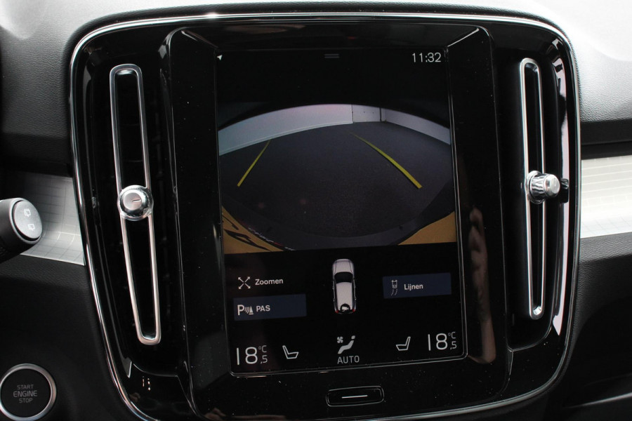 Volvo XC40 1.5 T5 Plug-in hybrid Plus Bright Navigatie Climate Control Adaptive Cruise Control  18"LMV Camera Parkeer sensoren Led