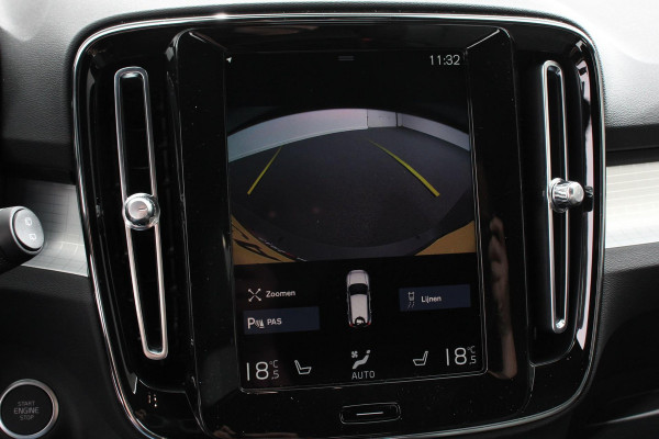 Volvo XC40 1.5 T5 Plug-in hybrid Plus Bright Navigatie Climate Control Adaptive Cruise Control  18"LMV Camera Parkeer sensoren Led