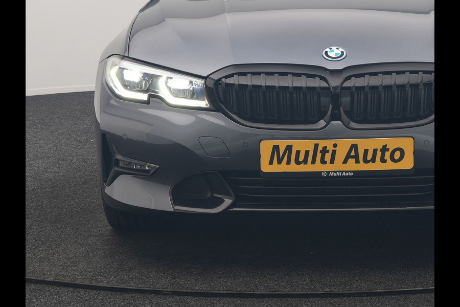 BMW 3 Serie Touring 320e xDrive Sportline PHEV 204pk Dealer O.H | SOH 88,1% | Trekhaak Af Fabriek | Camera | Laser LED | Cruise Control | Lederen Sportstoelen Verwarmd | Keyless | Sfeerverlichting | Apple Carplay | BLIS | Virtual | Navigatie | DAB | 18"L. Plug In Hybrid |