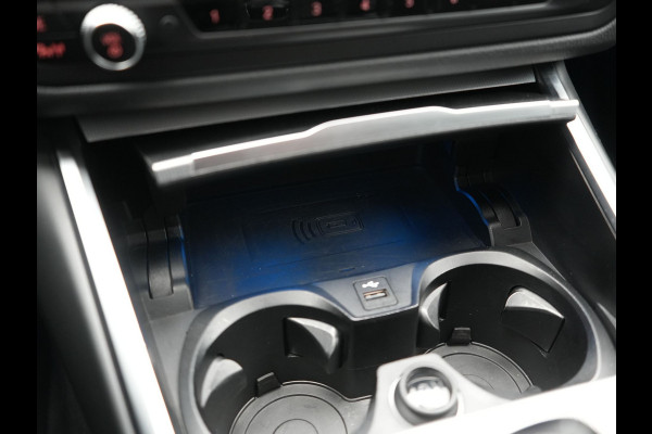 BMW 3 Serie Touring 320e xDrive Sportline PHEV 204pk Dealer O.H | SOH 88,1% | Trekhaak Af Fabriek | Camera | Laser LED | Cruise Control | Lederen Sportstoelen Verwarmd | Keyless | Sfeerverlichting | Apple Carplay | BLIS | Virtual | Navigatie | DAB | 18"L. Plug In Hybrid |