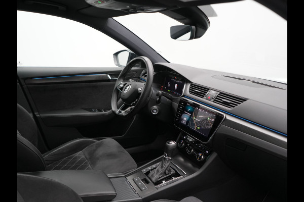 Škoda Superb Combi 1.4 TSI iV Sportline Business PHEV 218pk Dealer O.H. | SOH 91,2% | Panodak | Adaptive Cruise | Camera | Canton Audio | Alcantara Sportstoelen Memory & Verwarmd | Sfeerverlichting | Keyless | BLIS | Stuur Verwarmd | Apple Carplay | Crystal LED | Navigatie | Plug In Hybrid |