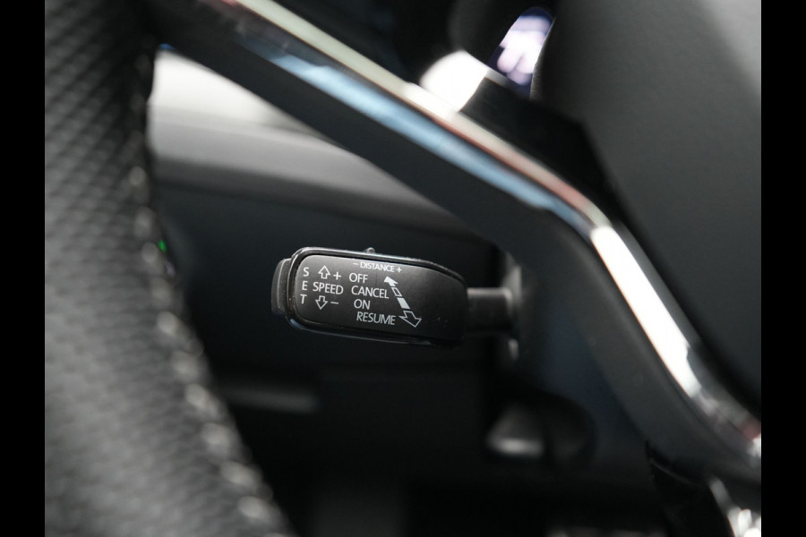 Škoda Superb Combi 1.4 TSI iV Sportline Business PHEV 218pk Dealer O.H. | SOH 91,2% | Panodak | Adaptive Cruise | Camera | Canton Audio | Alcantara Sportstoelen Memory & Verwarmd | Sfeerverlichting | Keyless | BLIS | Stuur Verwarmd | Apple Carplay | Crystal LED | Navigatie | Plug In Hybrid |