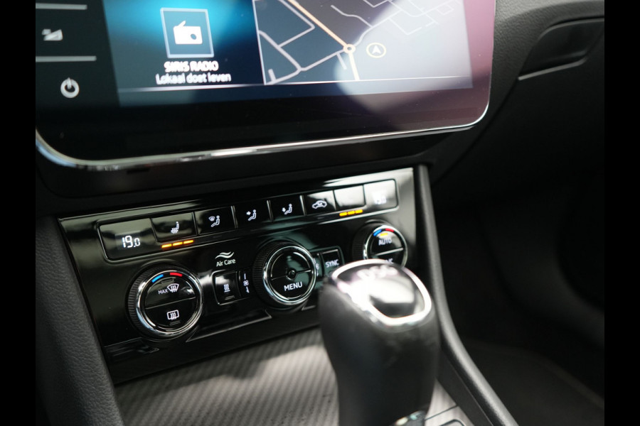 Škoda Superb Combi 1.4 TSI iV Sportline Business PHEV 218pk Dealer O.H. | SOH 91,2% | Panodak | Adaptive Cruise | Camera | Canton Audio | Alcantara Sportstoelen Memory & Verwarmd | Sfeerverlichting | Keyless | BLIS | Stuur Verwarmd | Apple Carplay | Crystal LED | Navigatie | Plug In Hybrid |