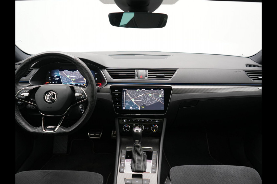 Škoda Superb Combi 1.4 TSI iV Sportline Business PHEV 218pk Dealer O.H. | SOH 91,2% | Panodak | Adaptive Cruise | Camera | Canton Audio | Alcantara Sportstoelen Memory & Verwarmd | Sfeerverlichting | Keyless | BLIS | Stuur Verwarmd | Apple Carplay | Crystal LED | Navigatie | Plug In Hybrid |