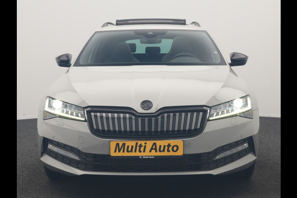 Škoda Superb Combi 1.4 TSI iV Sportline Business PHEV 218pk Dealer O.H. | SOH 91,2% | Panodak | Adaptive Cruise | Camera | Canton Audio | Alcantara Sportstoelen Memory & Verwarmd | Sfeerverlichting | Keyless | BLIS | Stuur Verwarmd | Apple Carplay | Crystal LED | Navigatie | Plug In Hybrid |
