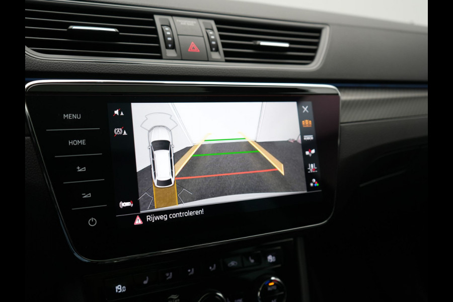 Škoda Superb Combi 1.4 TSI iV Sportline Business PHEV 218pk Dealer O.H. | SOH 91,2% | Panodak | Adaptive Cruise | Camera | Canton Audio | Alcantara Sportstoelen Memory & Verwarmd | Sfeerverlichting | Keyless | BLIS | Stuur Verwarmd | Apple Carplay | Crystal LED | Navigatie | Plug In Hybrid |