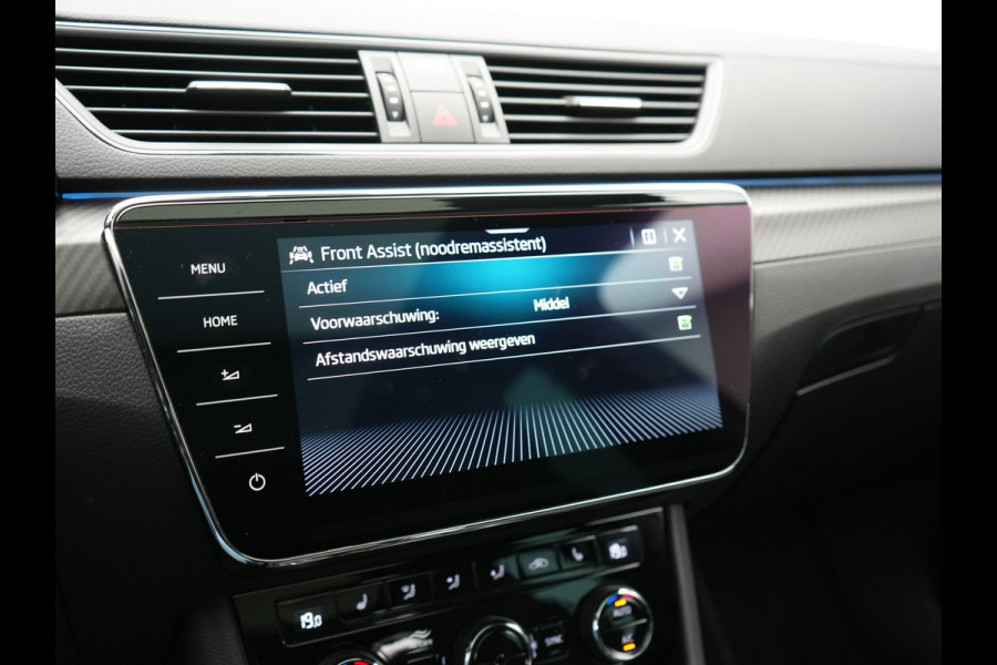 Škoda Superb Combi 1.4 TSI iV Sportline Business PHEV 218pk Dealer O.H. | SOH 91,2% | Panodak | Adaptive Cruise | Camera | Canton Audio | Alcantara Sportstoelen Memory & Verwarmd | Sfeerverlichting | Keyless | BLIS | Stuur Verwarmd | Apple Carplay | Crystal LED | Navigatie | Plug In Hybrid |