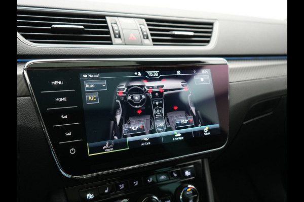 Škoda Superb Combi 1.4 TSI iV Sportline Business PHEV 218pk Dealer O.H. | SOH 91,2% | Panodak | Adaptive Cruise | Camera | Canton Audio | Alcantara Sportstoelen Memory & Verwarmd | Sfeerverlichting | Keyless | BLIS | Stuur Verwarmd | Apple Carplay | Crystal LED | Navigatie | Plug In Hybrid |