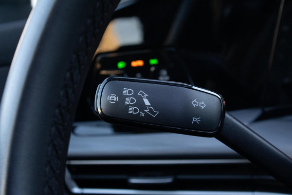 Volkswagen Golf 1.4 eHybrid R-Line Pano IQ Harman Kardon Memory Stoelmassage Carplay