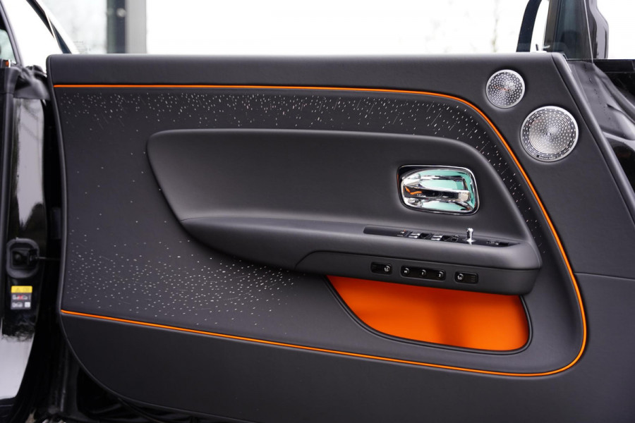 Rolls-Royce Spectre AWD / Two Tone Interior + Exterior
