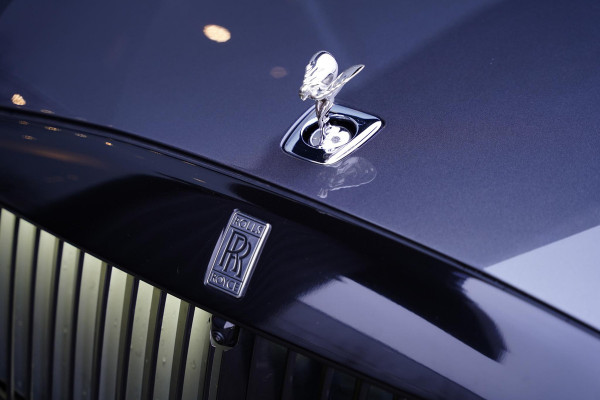 Rolls-Royce Spectre AWD / Two Tone Interior + Exterior
