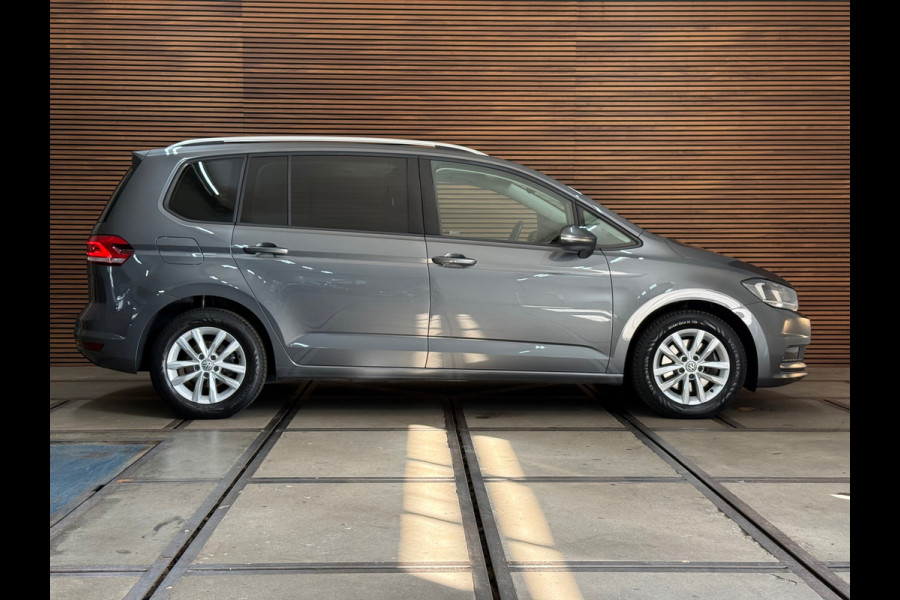 Volkswagen Touran 1.2 TSI Comfortline Business 7p | 7-Persoons | ErgoActive | Massage | ACC | Camera | Navi | CarPlay