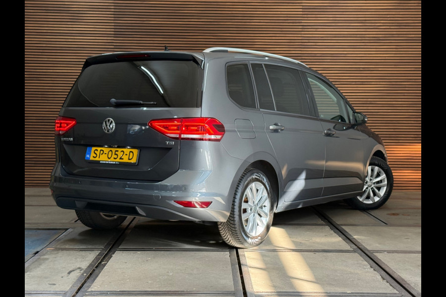 Volkswagen Touran 1.2 TSI Comfortline Business 7p | 7-Persoons | ErgoActive | Massage | ACC | Camera | Navi | CarPlay