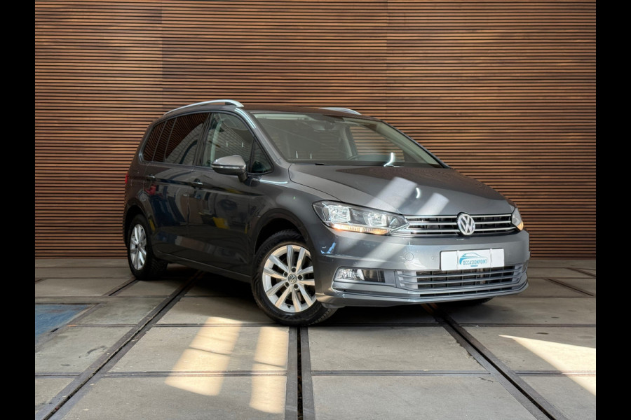 Volkswagen Touran 1.2 TSI Comfortline Business 7p | 7-Persoons | ErgoActive | Massage | ACC | Camera | Navi | CarPlay