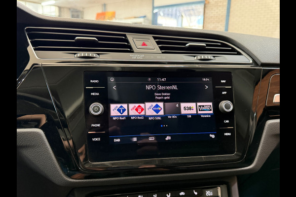 Volkswagen Touran 1.2 TSI Comfortline Business 7p | 7-Persoons | ErgoActive | Massage | ACC | Camera | Navi | CarPlay