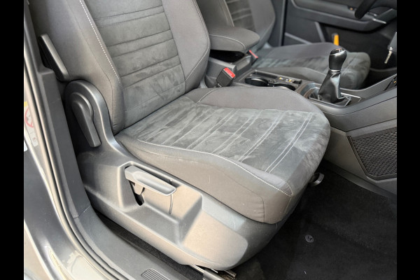Volkswagen Touran 1.2 TSI Comfortline Business 7p | 7-Persoons | ErgoActive | Massage | ACC | Camera | Navi | CarPlay
