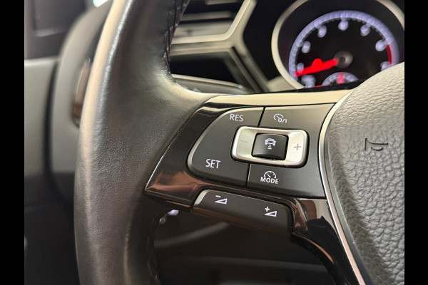 Volkswagen Touran 1.2 TSI Comfortline Business 7p | 7-Persoons | ErgoActive | Massage | ACC | Camera | Navi | CarPlay