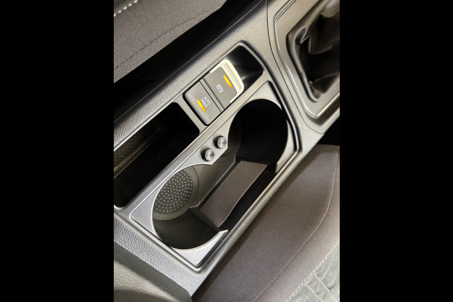 Volkswagen Touran 1.2 TSI Comfortline Business 7p | 7-Persoons | ErgoActive | Massage | ACC | Camera | Navi | CarPlay