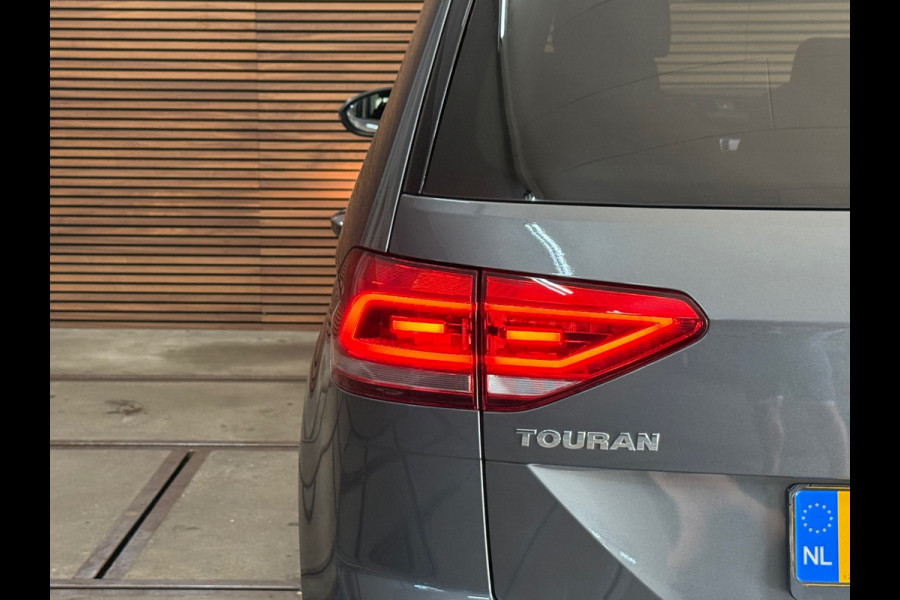 Volkswagen Touran 1.2 TSI Comfortline Business 7p | 7-Persoons | ErgoActive | Massage | ACC | Camera | Navi | CarPlay
